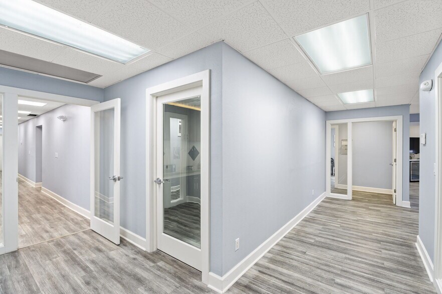 More Photos Of 6241 Arc Way, Fort Myers Office For Sale