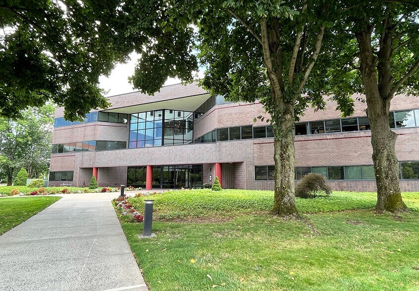 More Photos Of 500 Winding Brook Dr, Glastonbury Office For Lease