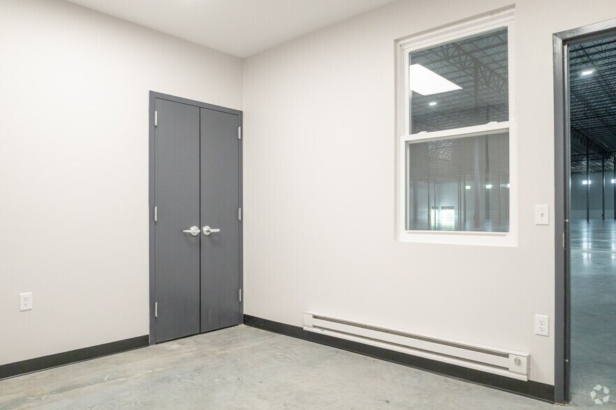 More Photos Of 620 W Commodore Boulevard, Jackson Distribution For Sale