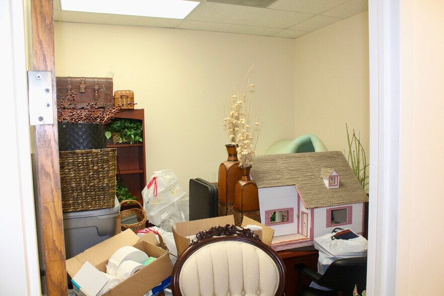 More Photos Of 931 S Semoran Blvd, Winter Park Loft Creative Space For Lease