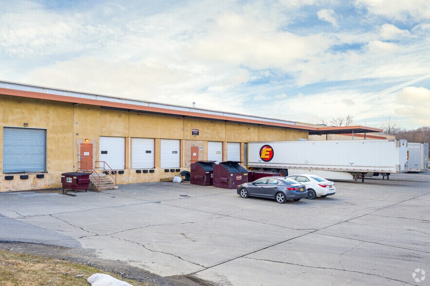 More Photos Of 15 Tarkett Dr, New Windsor Township Manufacturing For Lease