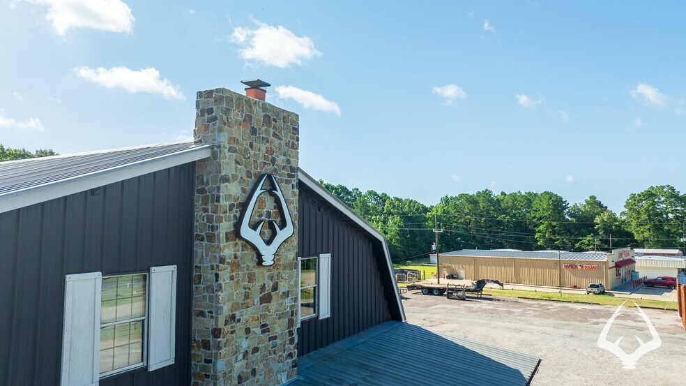 More Photos Of 205 N Wheeler Rd, Colmesneil Office For Sale