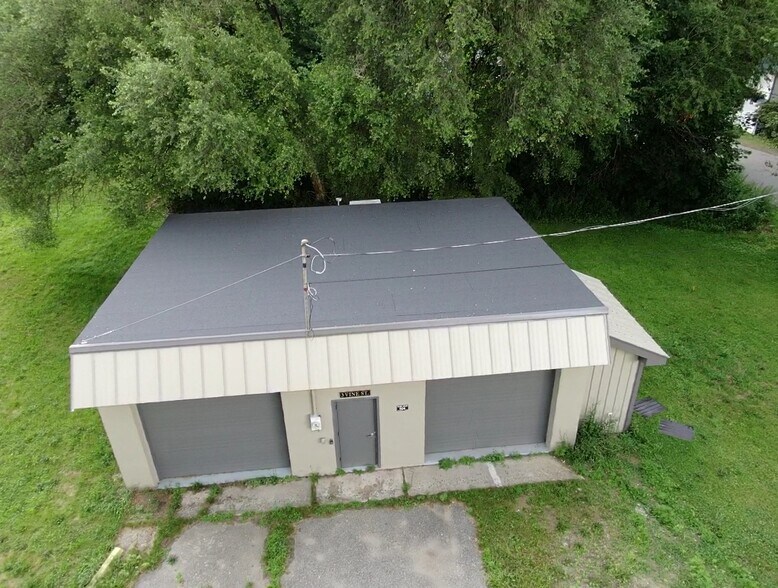 More Photos Of 3 Vine St, Greenwood Lake Warehouse For Lease