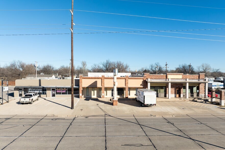 More Photos Of 1801 NW Cache Rd, Lawton Medical For Lease