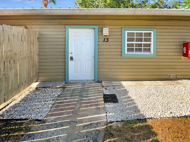 More Photos Of 321 W Ianthe St, Tavares Multifamily For Sale