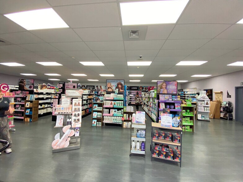 More Photos Of 1600 N Government Way, Coeur d'Alene Freestanding For Sale