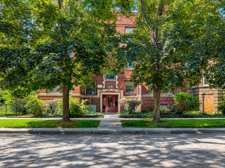 More Photos Of 1528 E 74th Pl, Chicago Apartments For Sale