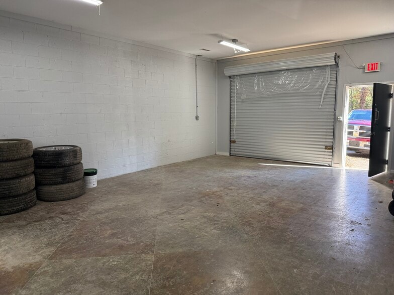 More Photos Of 317 Hodgin St, High Point Warehouse For Sale