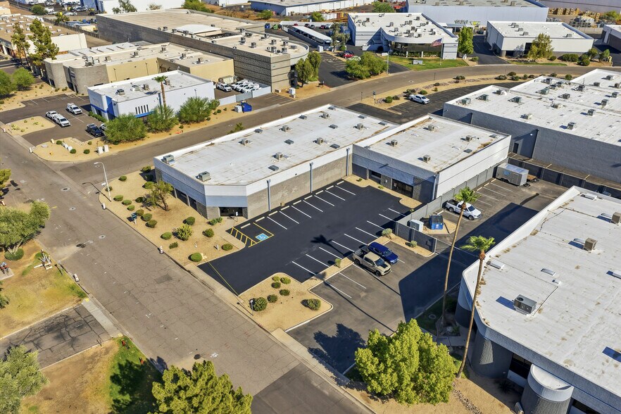 More Photos Of 3745 E Wier Ave, Phoenix Warehouse For Lease