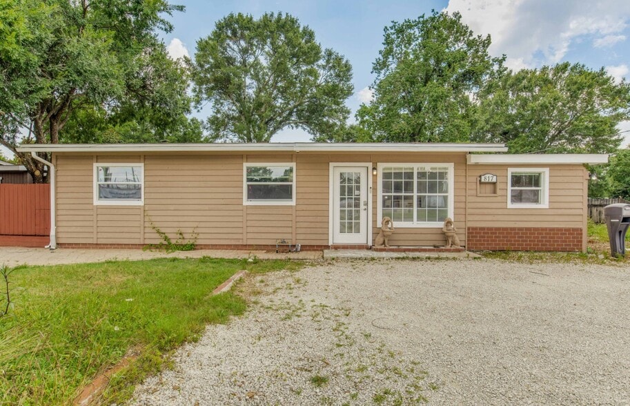 Primary Photo Of 817 Beverly Pky, Pensacola General Retail For Sale