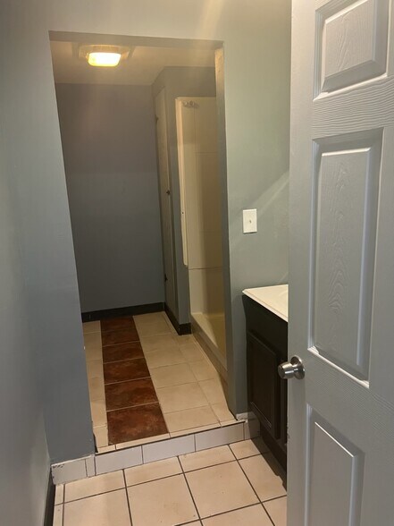 More Photos Of 14606 Sheraton St, Houston Warehouse For Lease