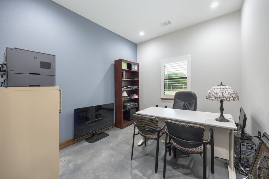 More Photos Of 299 W Eldorado Pky, McKinney Office For Sale
