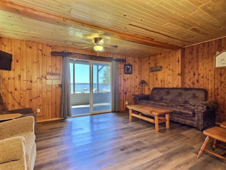 More Photos Of 8475 Hillcrest Ln, Saint Germain Hotel For Sale