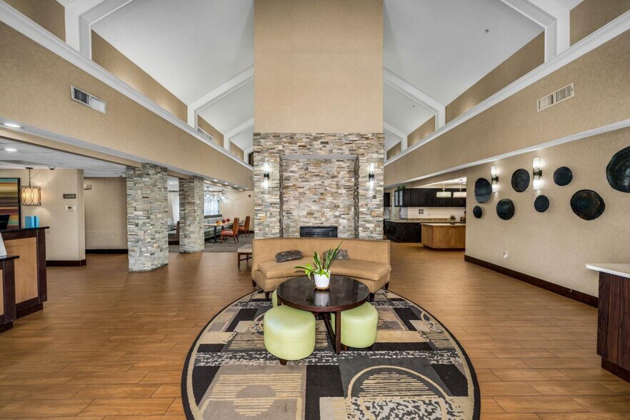 More Photos Of 9169 Markville Dr, Dallas Hotel For Sale
