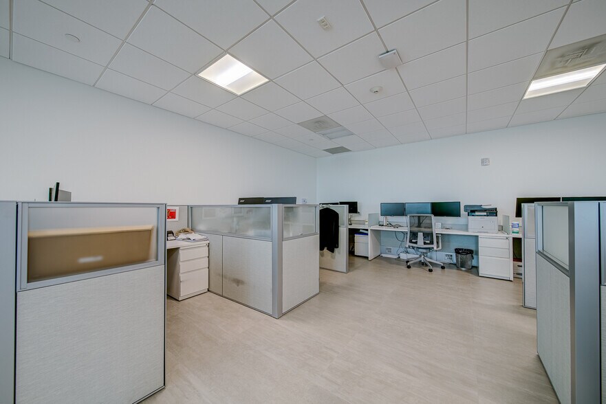 More Photos Of 8950 SW 74th Ct, Miami Medical For Lease