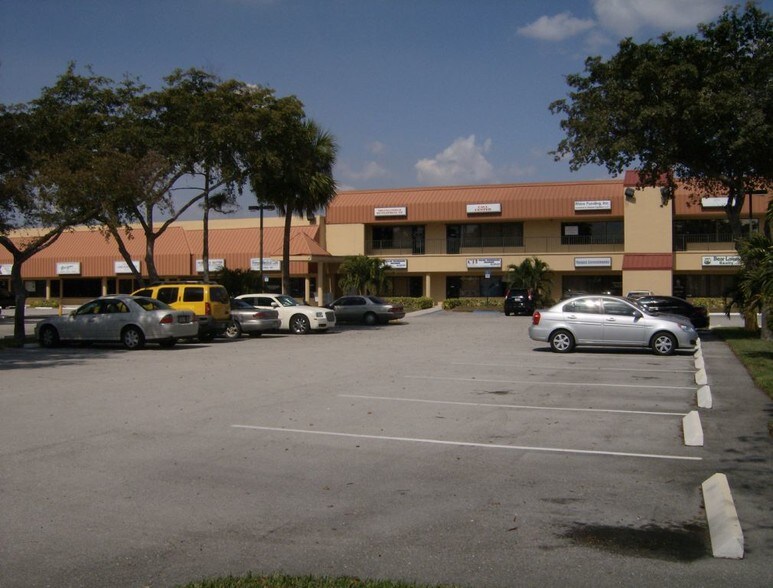 More Photos Of 4152-4230 Blue Heron Blvd W, Riviera Beach Medical For Sale