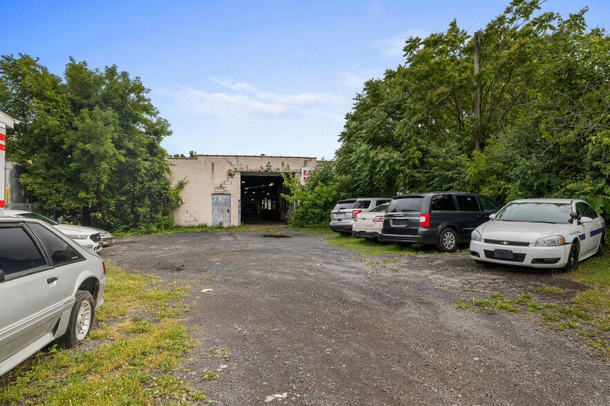More Photos Of 1041 Niagara Ave, Niagara Falls Contractor Storage Yard For Sale