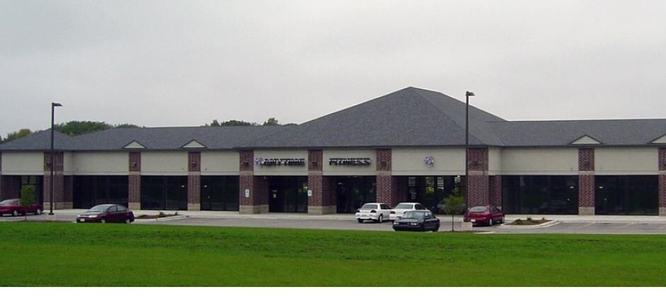 More Photos Of 155 Sweetwater Blvd, Port Washington Unknown For Lease