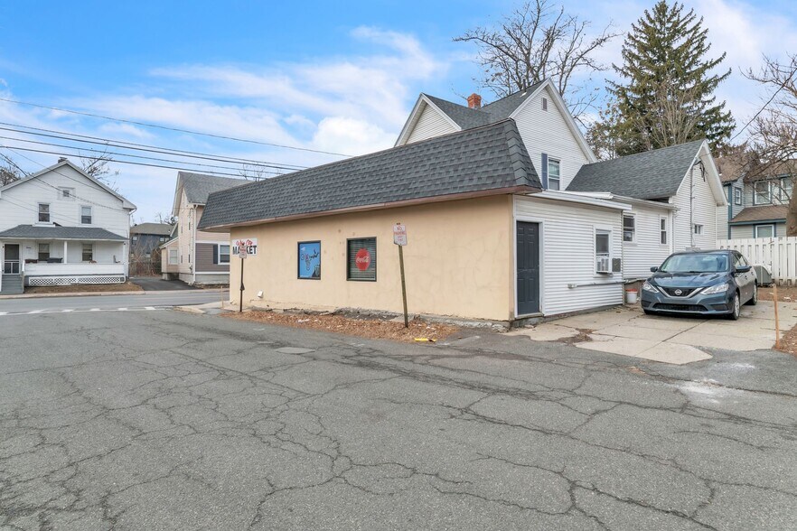 More Photos Of 94 Meadow St, Westfield Storefront Retail Office For Lease