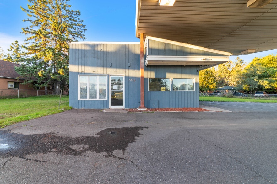 More Photos Of 1219 7th Ave, Two Harbors Convenience Store For Sale