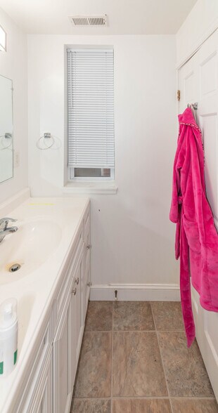 More Photos Of 2445 Lakeview Ave, Baltimore Apartments For Sale