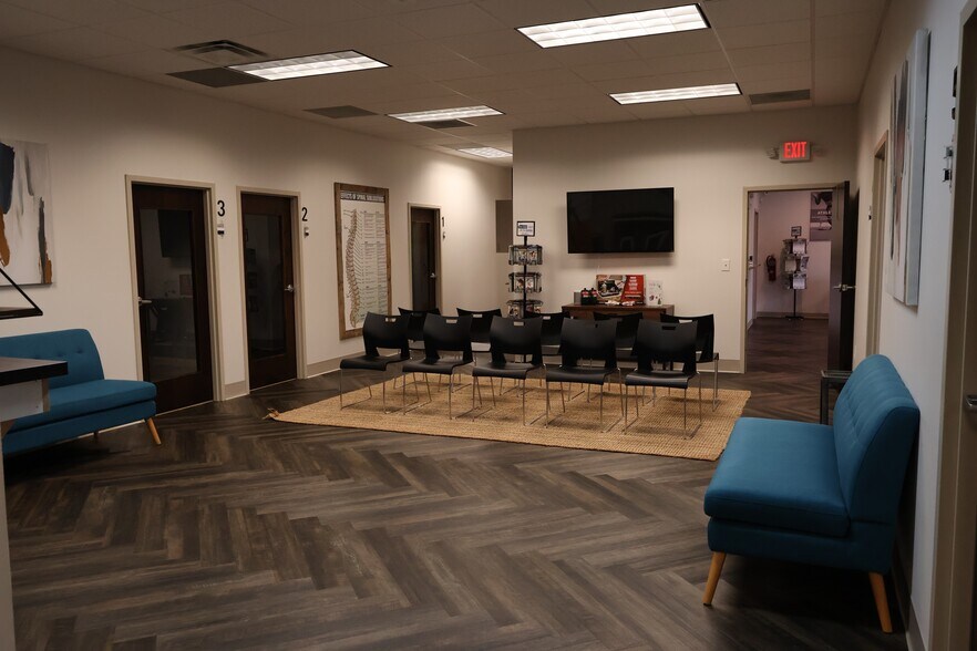 More Photos Of 1040 Sullivan Rd, Newnan Office For Sale