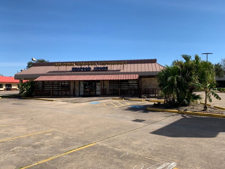 More Photos Of 9205 S Main St, Houston Restaurant For Lease