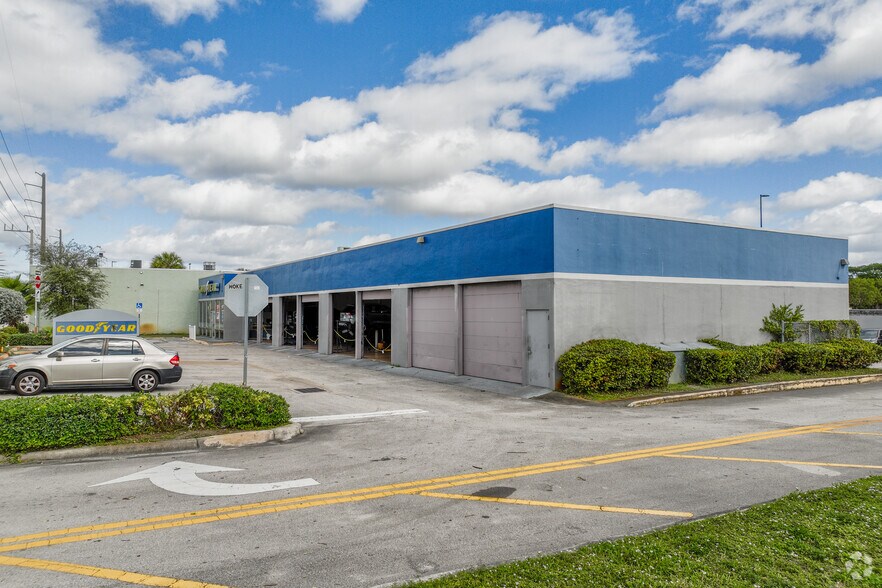 Primary Photo Of 435 S State Road 7, Hollywood General Retail For Lease