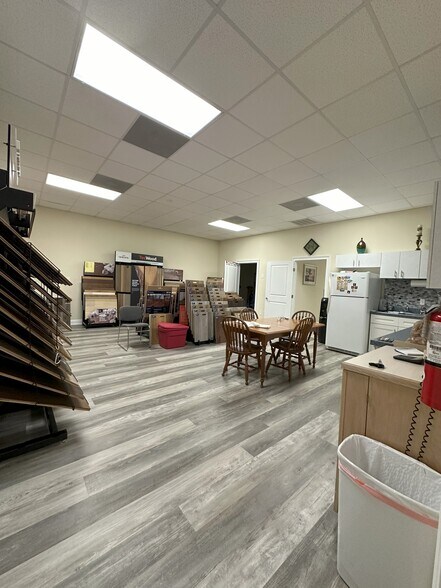 More Photos Of 16266 San Carlos Blvd, Fort Myers General Retail For Sale