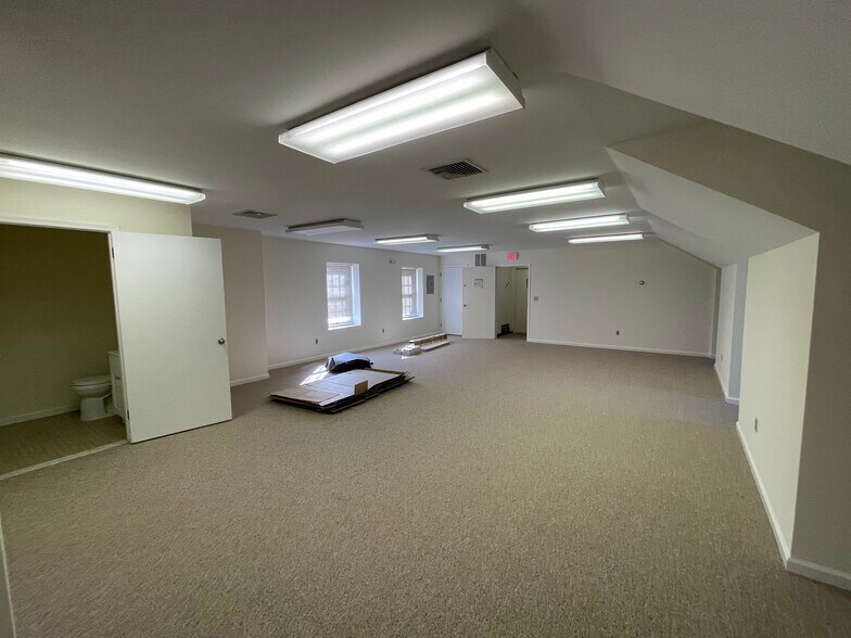 More Photos Of 1128 State Route 31, Lebanon Office For Lease