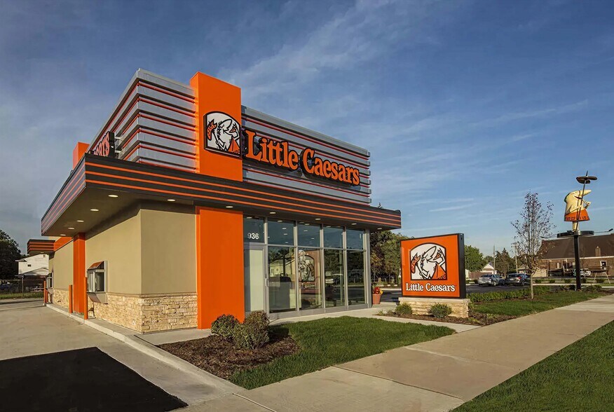 Primary Photo Of 190 E Us Highway 77, San Benito Fast Food For Sale