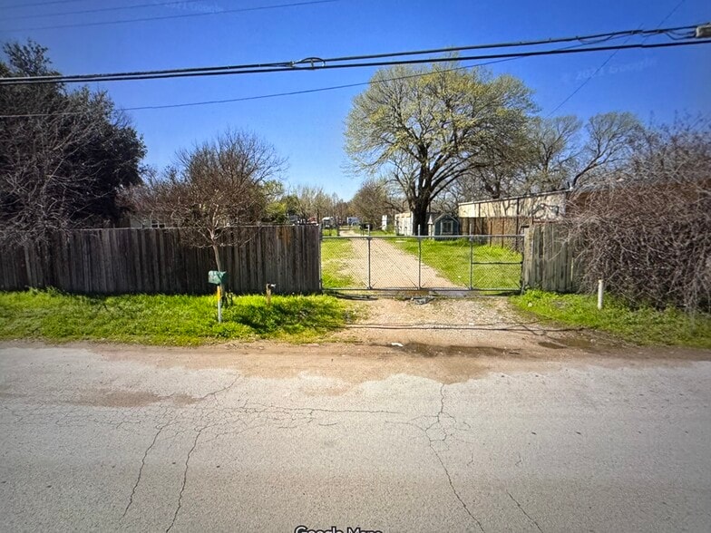 Primary Photo Of 9157 S Central Expy, Dallas Land For Sale