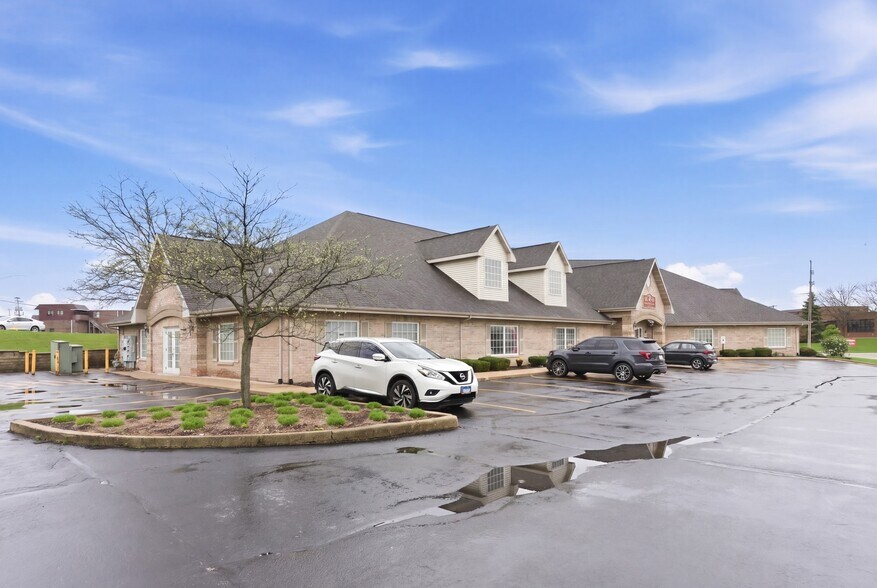 More Photos Of 1640 Willow Circle Dr, Crest Hill Medical For Sale