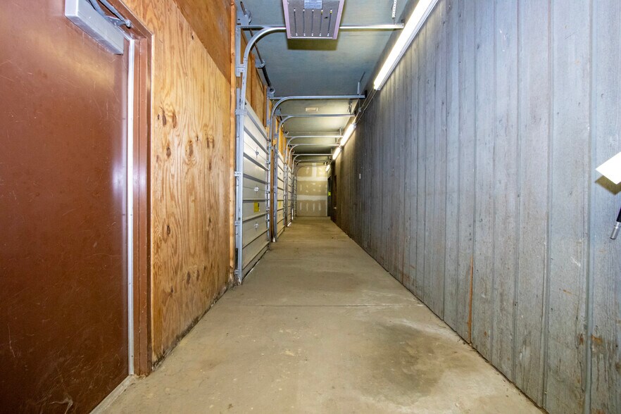 More Photos Of 160 S Columbus St, Wooster Warehouse For Lease