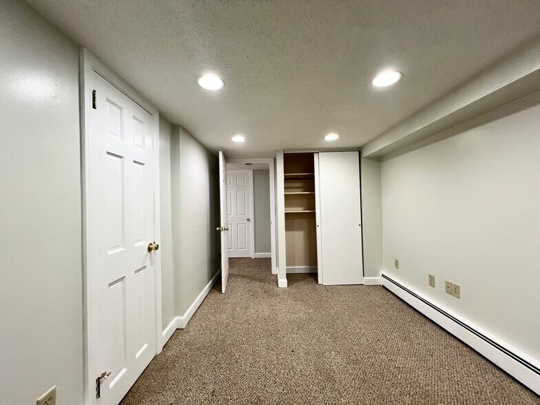 More Photos Of 14 Concord St, Glastonbury Office Residential For Lease