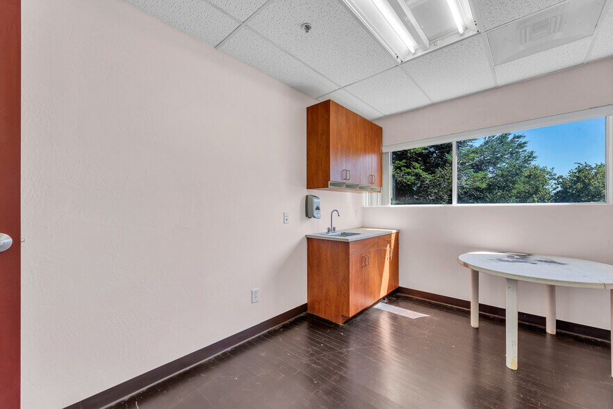 More Photos Of 515 Michigan Blvd, West Sacramento Medical For Sale