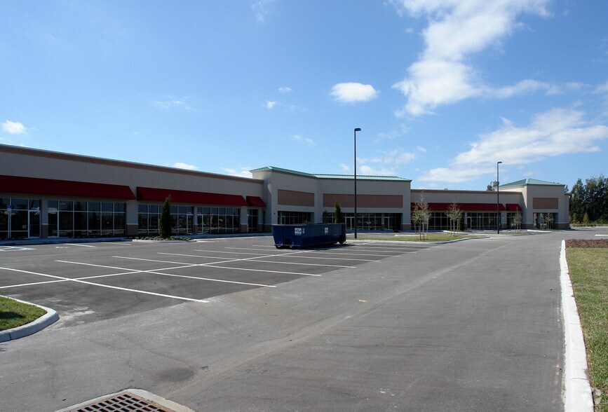More Photos Of 1701-1729 Business Center Ln, Kissimmee General Retail For Lease