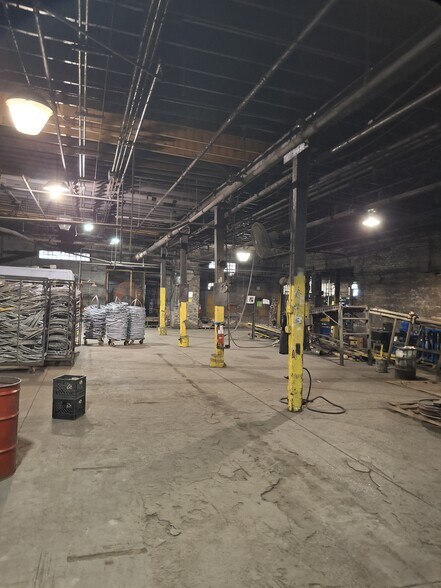More Photos Of 610 W 81st St, Chicago Warehouse For Lease