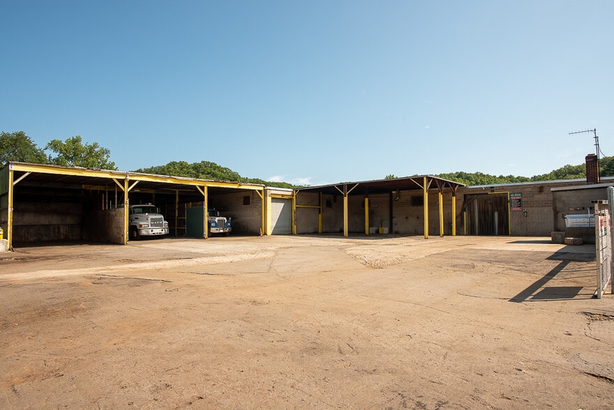 More Photos Of 1 Reisner Way, Clinton Manufacturing For Lease