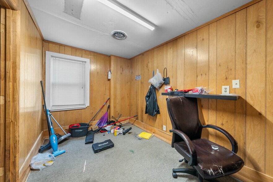 More Photos Of 5265 N Roxboro St, Durham Freestanding For Lease