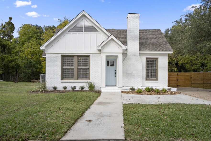 Primary Photo Of 907 E 27th St, Bryan Apartments For Sale