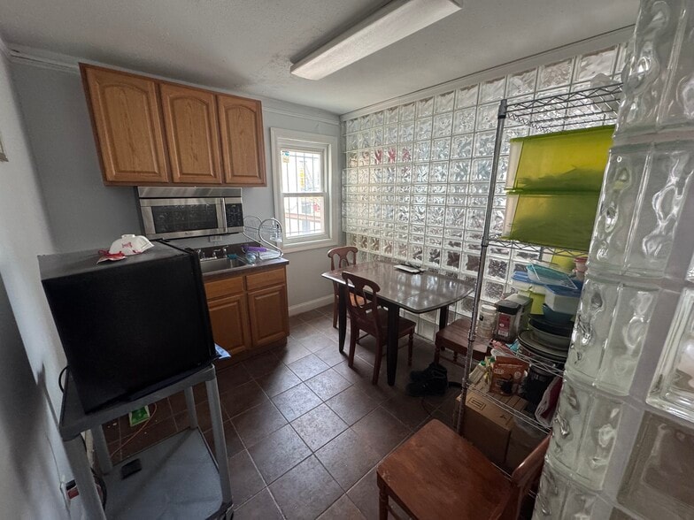 More Photos Of 37-23 27th St, Long Island City Light Distribution For Sale