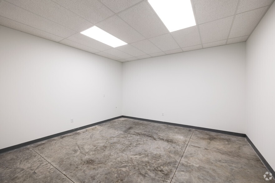 More Photos Of 30 Wood Rd, Round Lake Unknown For Lease