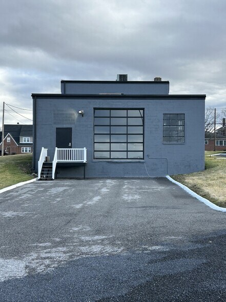 More Photos Of 1140 Chambersburg Rd, Gettysburg Light Distribution For Lease