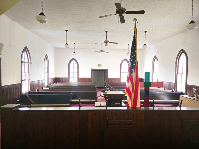 More Photos Of 1124 Leach rd, Cumberland Furnace Specialty For Sale