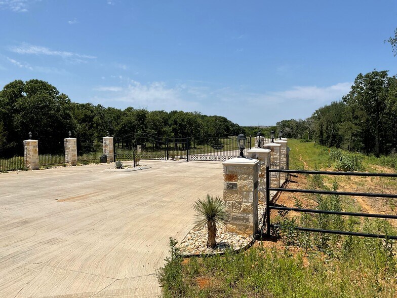 More Photos Of 1657 Private Access 60200, Burleson Land For Sale