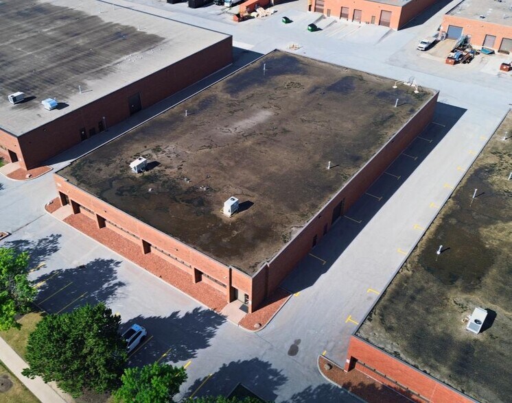 More Photos Of 150 Marycroft Ave, Vaughan Warehouse For Lease