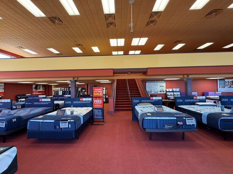 More Photos Of 2501 William Penn Hwy, Easton General Retail For Lease