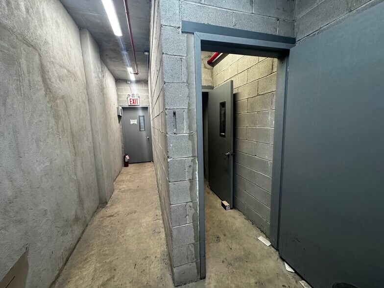 More Photos Of 82 Suydam St, Brooklyn General Retail For Sale