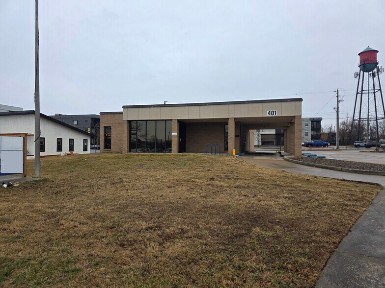 More Photos Of 401 N 2nd St, Rogers Office For Lease